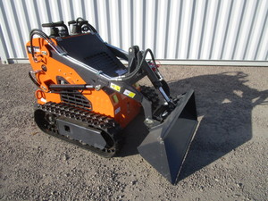 lot 230 image: LandHero LDH-T460 Ride on Skid Steer