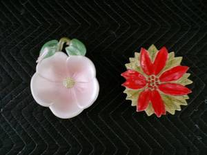 lot 31 image: Lot of 2 Great pottery dishes - handmade