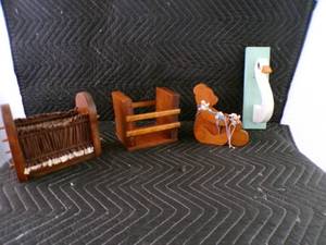 lot 41 image: Lot of 4 - Wooden Desktop Helpers & Decor.