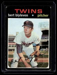 lot 19 image: Bert Blyleven Rookie Card RC 1971 Topps #26 Minnesota Twins Baseball Card