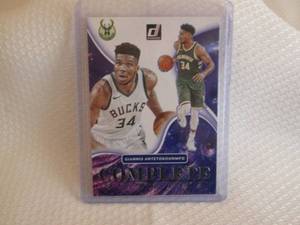lot 53 image: 2021-22 Donruss Giannis Antetokounm...
