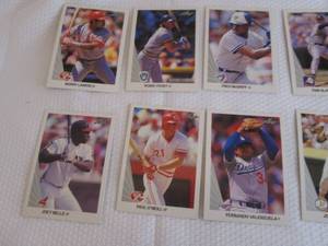 lot 59 image: Assorted 1990 Leaf Baseball Cards...