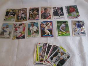 lot 76 image: Assorted Baseball Cards...