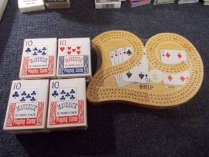 lot 526 image: Vintage Cribbage Board Sealed and cards