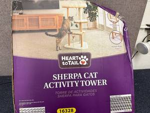 lot 29 image: Sherpa Cat Activity Tower
