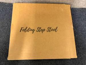 lot 35 image: Folding Step Stool