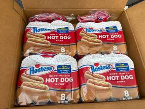 lot 196 image: 4 X 8Ct Bags Of Hostess Hot Dog Buns