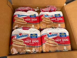lot 199 image: 4 X 8Ct Bags Of Hostess Hot Dog Buns