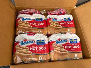 lot 200 image: 4 X 8Ct Bags Of Hostess Hot Dog Buns