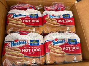 lot 202 image: 4 X 8Ct Bags Of Hostess Hot Dog Buns