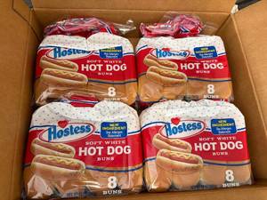 lot 203 image: 4 X 8Ct Bags Of Hostess Hot Dog Buns