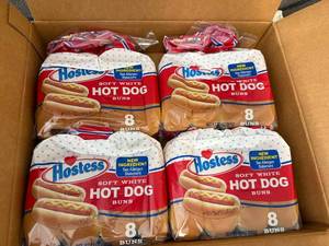 lot 204 image: 4 X 8Ct Bags Of Hostess Hot Dog Buns