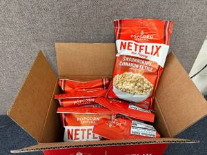 lot 209 image: 6 Bags Of Netflix Cinnamon Kettle Corn