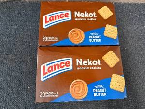 lot 234 image: 2 X 20Ct Packages Of Lance Nekot Sandwhich Cookies