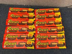 lot 247 image: 12 ReeseS Peanut Butter Cup Packs