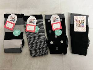 lot 301 image: 4 Pairs Of Black Muk Luks Socks