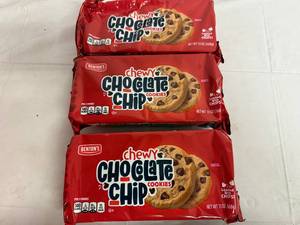 lot 140 image: Bentons Chewy