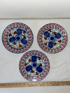 lot 54U image: Set of 3 Vintage Decorative Plates with Floral Pattern