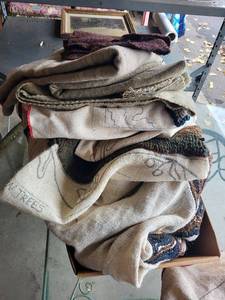 lot 32G image: Lot of Unfinished Latch Hook Rugs and Materials