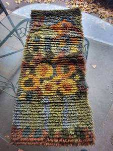 lot 34G image: Handmade Colorful Woven Rug - Artistic Pattern