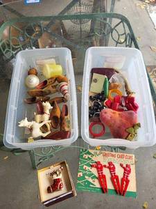 lot 129G image: Vintage Holiday Decorations Lot - Ornaments & Card Clips