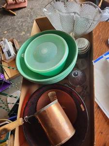 lot 147G image: Vintage Kitchenware & Decor Lot Copper Pot, Glassware, Bowls