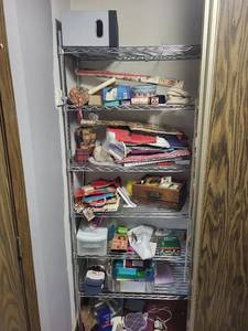 lot 256U image: Mixed Lot of Craft Supplies, Stationery & Household Items