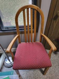 lot 260U image: Wooden Dining Chair with Cushioned Seat