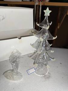 lot 10G image: Clear Glass Christmas Tree with Star Topper and Parts