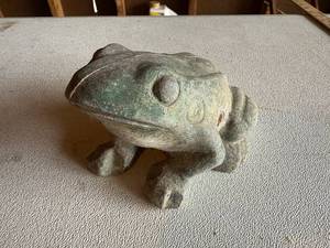 lot 22G image: Vintage Cast Iron Frog Statue Garden Decor