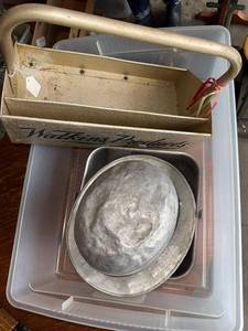 lot 46G image: Vintage Watkins Products Metal Carrier & Metal Baking Molds