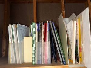 lot 91G image: Assorted Books and Magazines Collection Including Sothebys & Christies