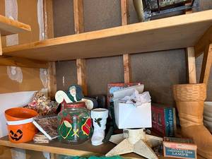 lot 151G image: Assorted Vintage Holiday Decoration Collection