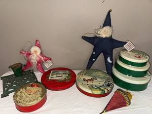 lot 172U image: Vintage Christmas Tins & Decorations Lot