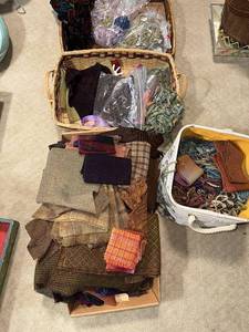 lot 177U image: Assorted Wool Fabric and Textile Craft Bundle