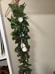 lot 188U image: Christmas Garland with Assorted Holiday Ornaments