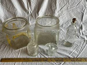lot 67G image: Vintage Planters Brand Glass Jars and Decorative Glassware Collection