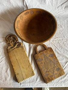 lot 78G image: Vintage Carved Wooden Bowl and Decorative Boards Set