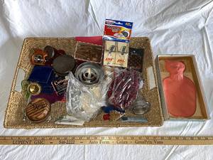 lot 81G image: Mixed Lot of Vintage Household Items and Collectibles