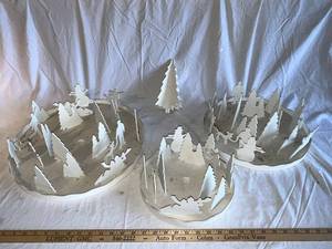 lot 121G image: White Winter-Themed Candle Holder Set