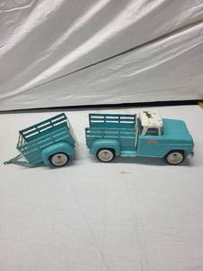 lot 1S image: Vintage Tonka Turquoise Truck and Trailer Set Pressed Steel Toy