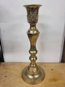 lot 8G image: Intricately Designed Vintage Brass Candle Holder
