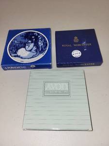 lot 8H image: Set of 3 Collectible Miniature Porcelain Plates with Original Boxes