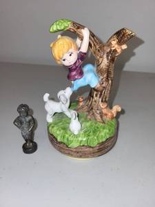 lot 10H image: Porcelain Boy in Tree Music Box with Animals and Small Manneken Pis Brussels Figurine