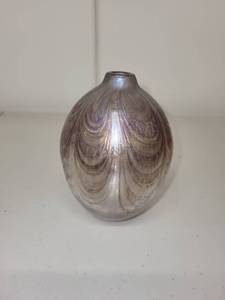 lot 39H image: Iridescent Art Glass Bud Vase with Swirl Pattern