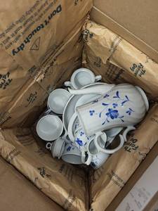 lot 59H image: Large Blue and White Floral Porcelain Dinnerware Set