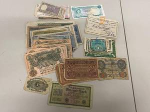 lot 18K image: Vintage Collection of World Banknotes - Germany, Singapore, Bahamas & More