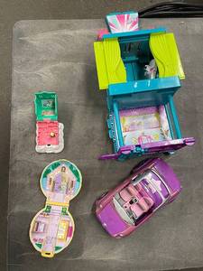 lot 33BC image: Vintage Polly Pocket Playsets and Toy Car Collection, Multiple Pieces