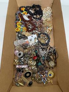 lot 46K image: Large Mixed Lot of Assorted Jewelry - Necklaces, Bracelets, Vintage, Costume