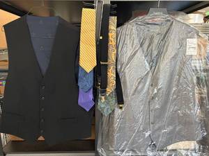 lot 58K image: Jos A Bank Traveler, Tommy Hilfiger Vests and Ties Set - XL, Wool Blend, Formal Wear